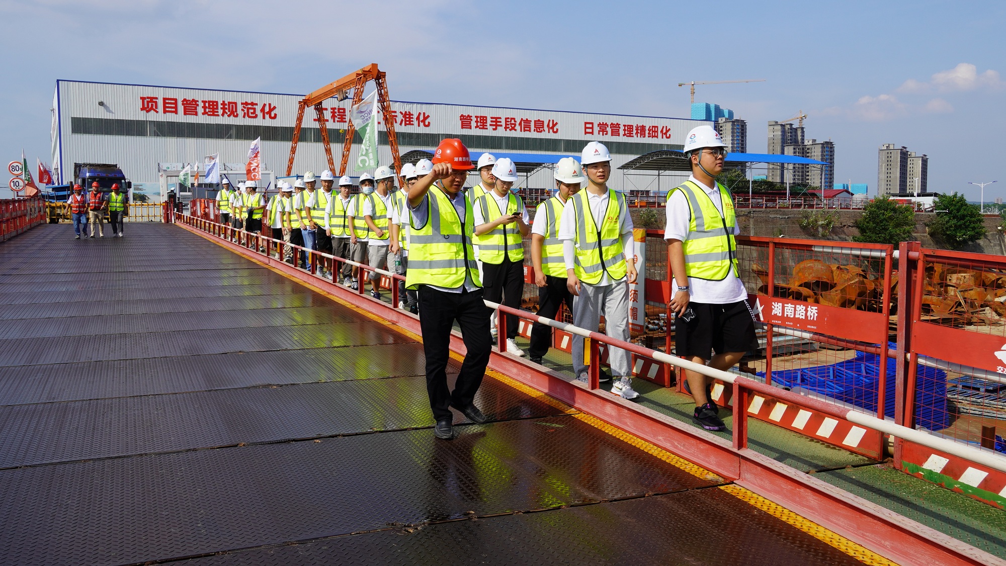 20220726105169.jpg 新員工參觀現(xiàn)場(chǎng)1.jpg