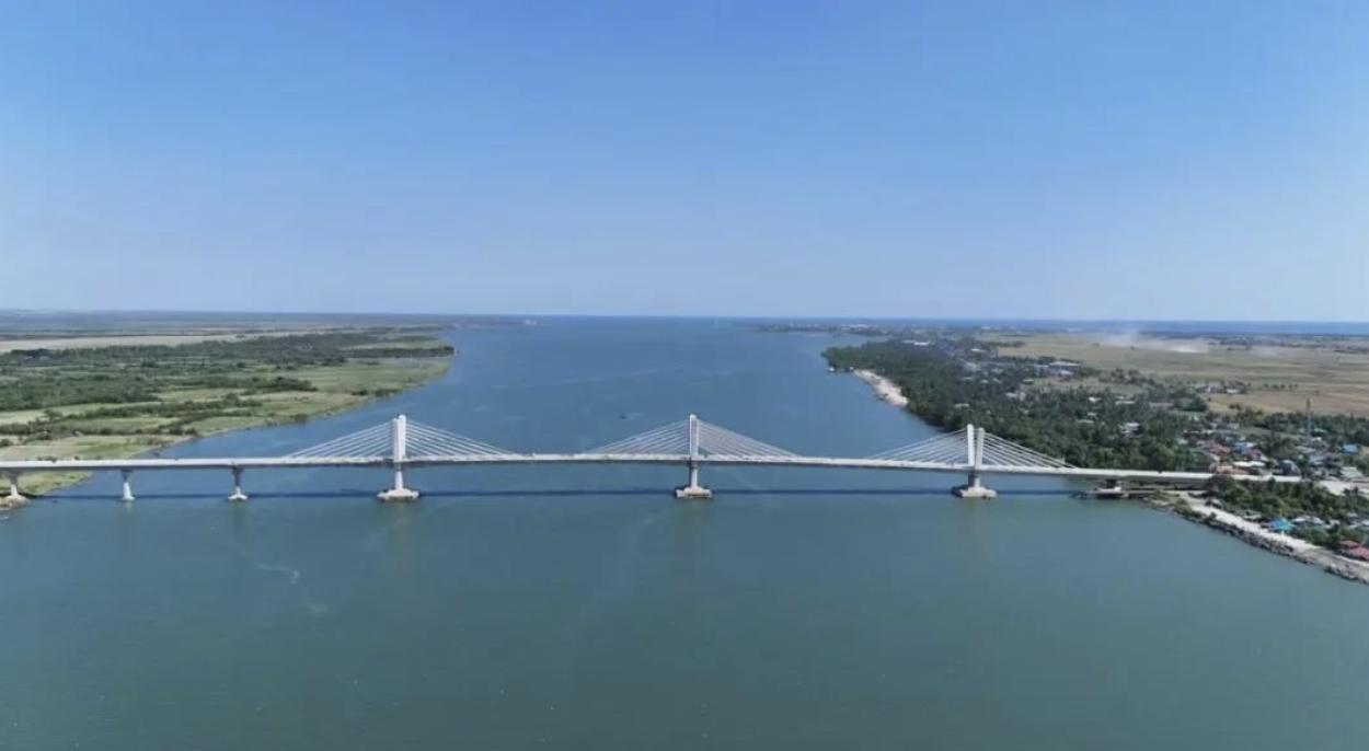 2025年5月16日，菲律賓卡馬拉尼甘大橋順利實(shí)現(xiàn)全橋合龍。受訪單位供圖